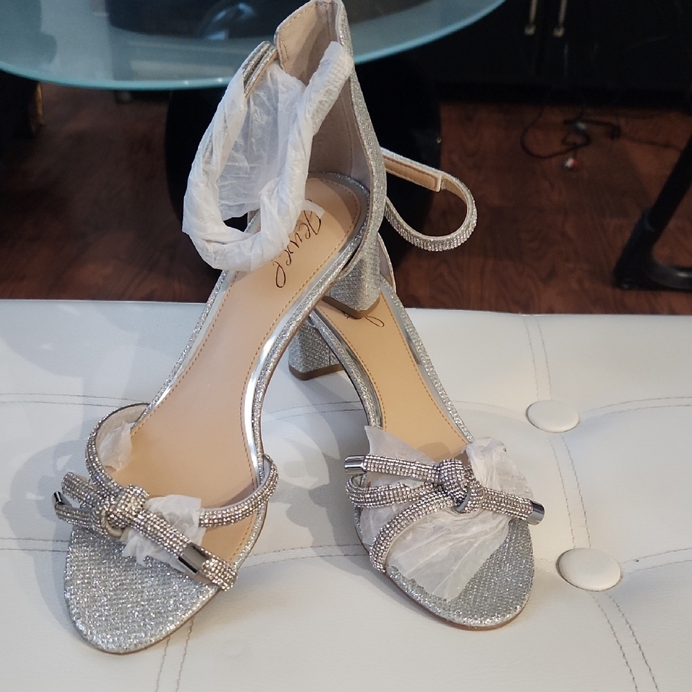 Badgley Mischka Silver Glitter Heels